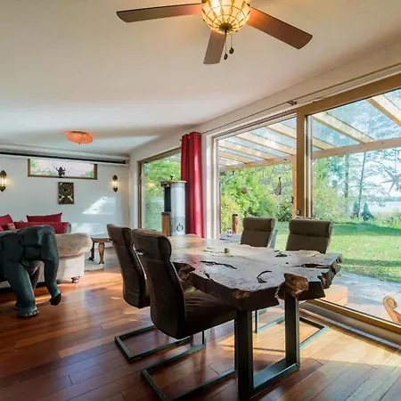 Holiday home Zuhause Mit Eigenem Rhythmus In *