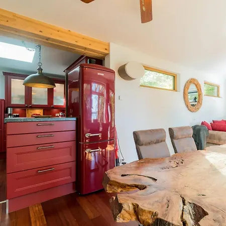 Holiday home Zuhause Mit Eigenem Rhythmus In *